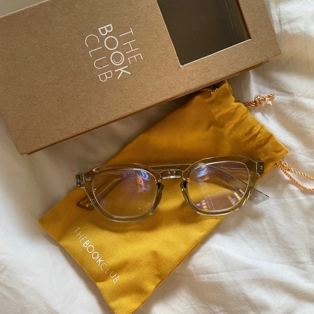 The Book Club blue light glasses
